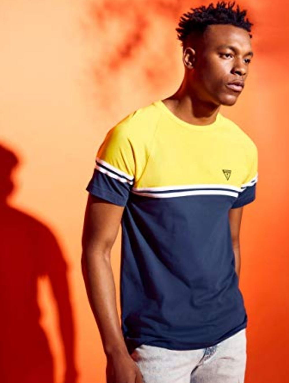 GUESS COLORBLOCK T-SHIRT YELLOW NAVY LOGO CREW NECK TOP